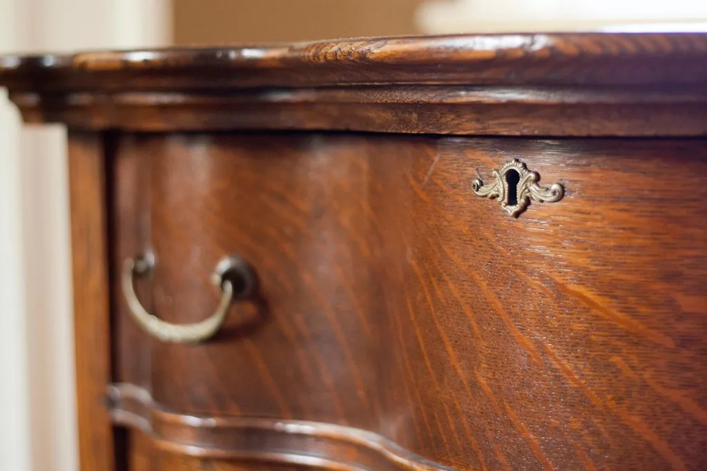 Restauration d'une commode, Chêne ancien