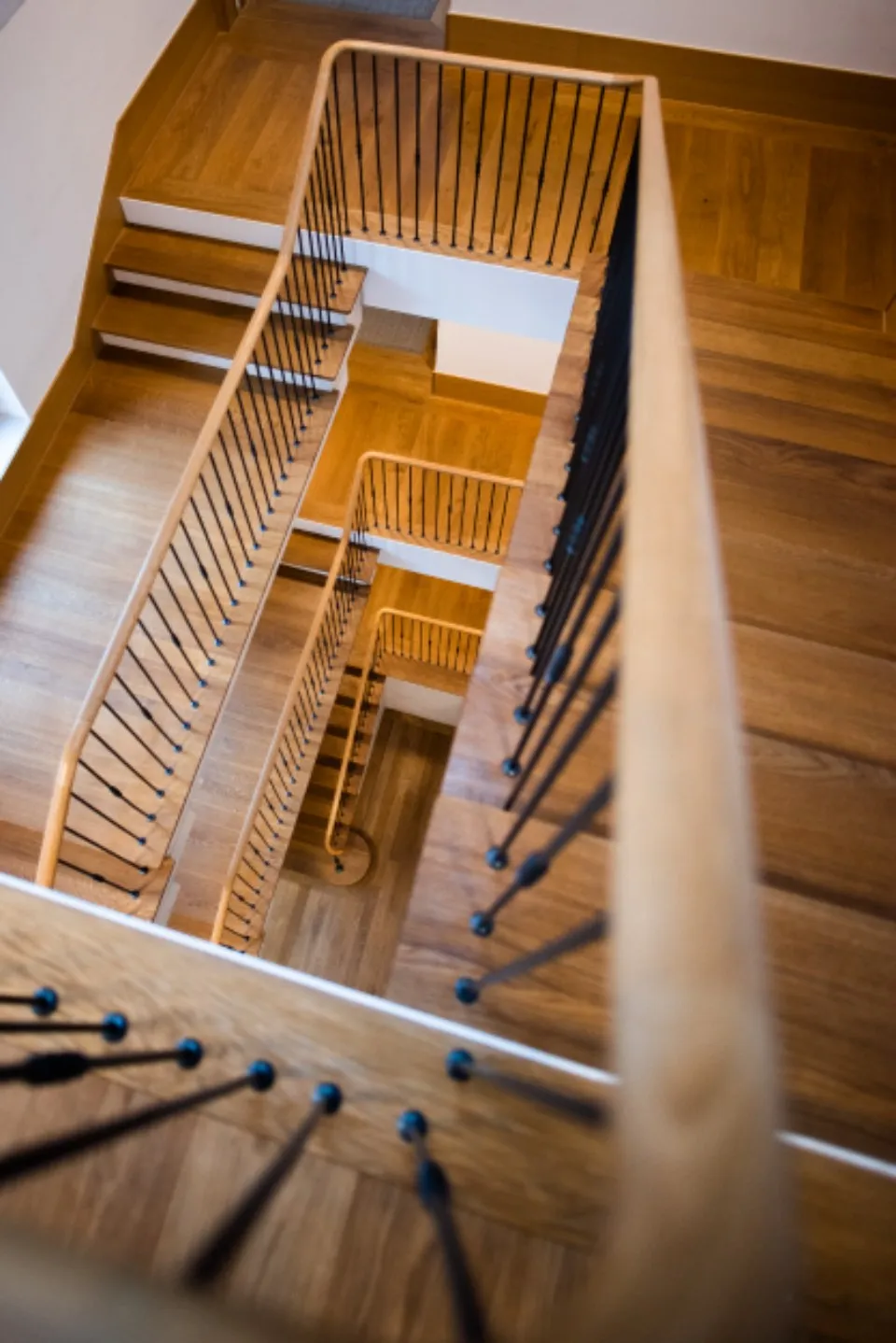 Escalier quart tournant, Chêne massif